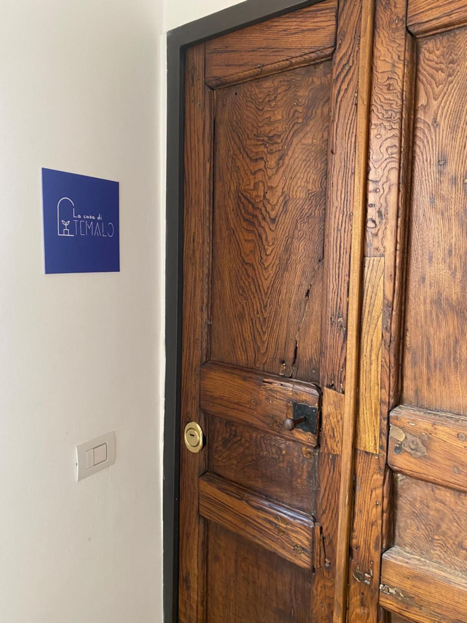 La Casa Di Temalo Bed and Breakfast Σαλέρνο Εξωτερικό φωτογραφία